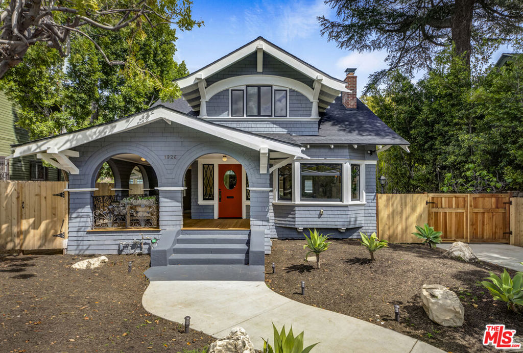 Properties 3 1926 N Wilton Place