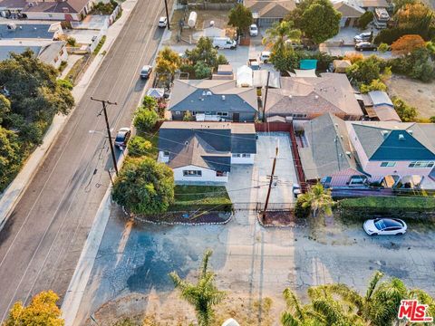 A home in El Monte