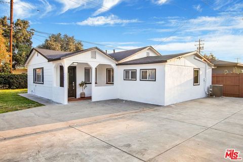 A home in El Monte