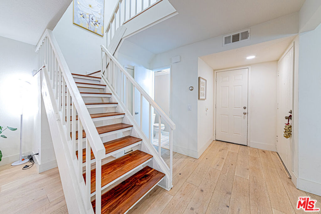 Properties 4 19133 Index Street 6