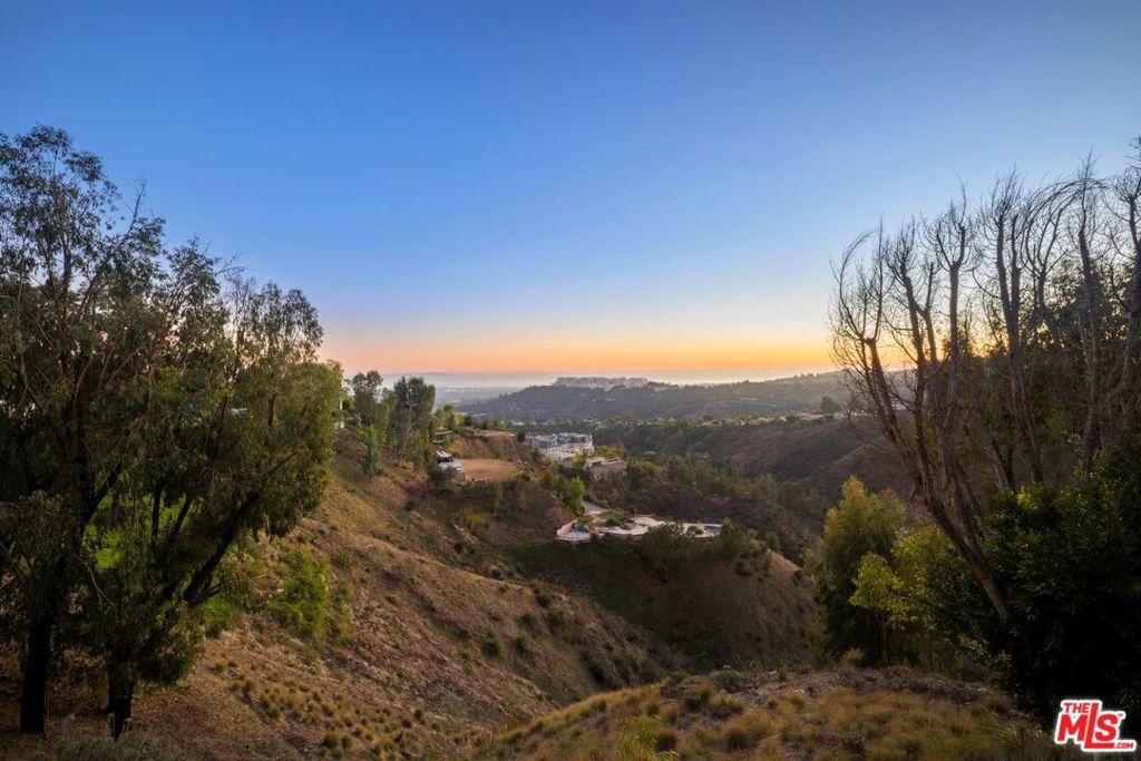 1211 Linda Flora Drive