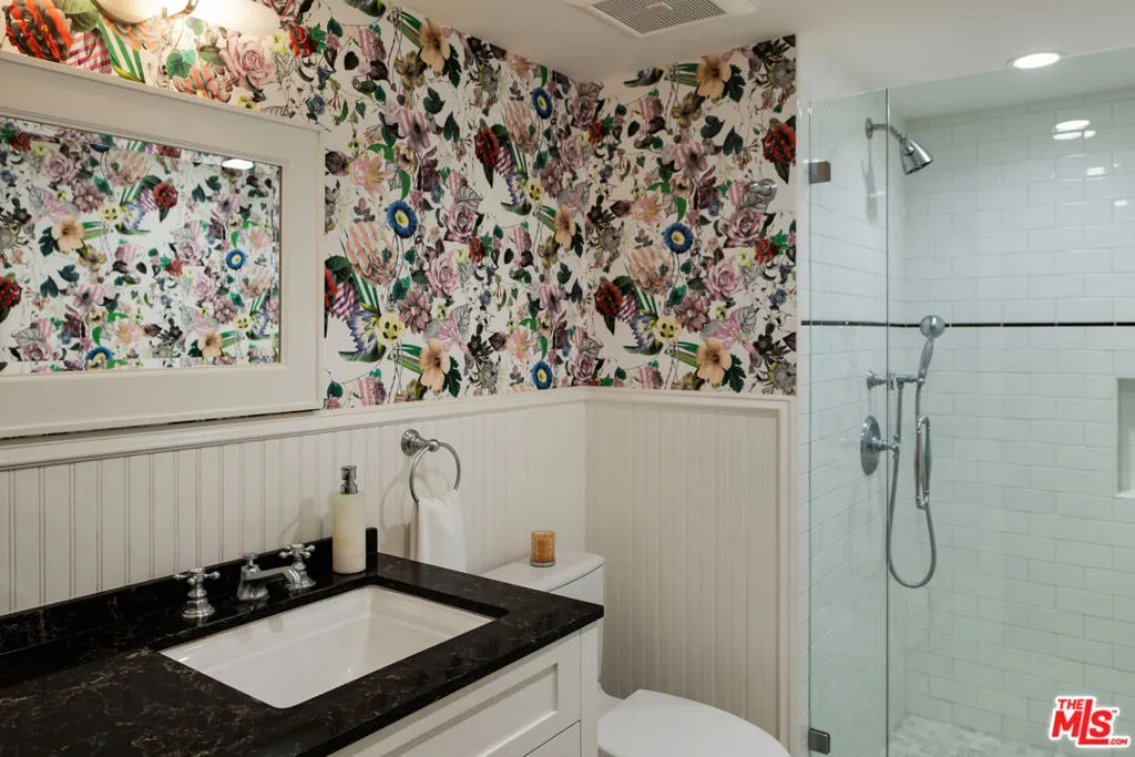 Los Angeles, California 90049, United States, 4 Bedrooms Bedrooms, ,4 BathroomsBathrooms,Residential,Active,125635