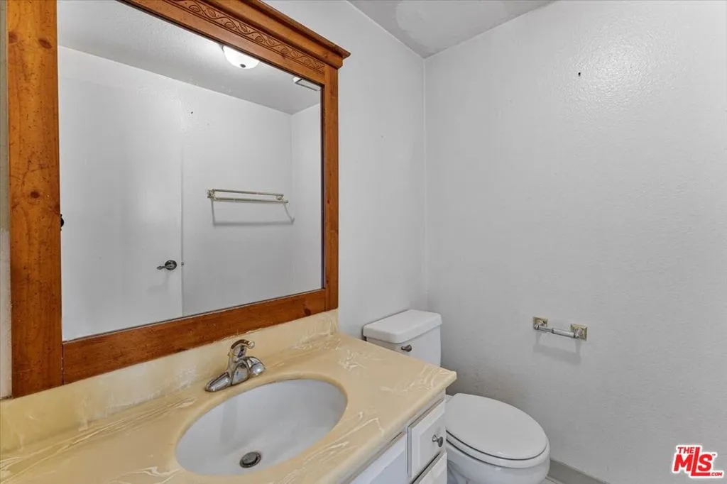 Woodland Hills, California 91364, United States, 4 Bedrooms Bedrooms, ,3 BathroomsBathrooms,Residential,Active,31519