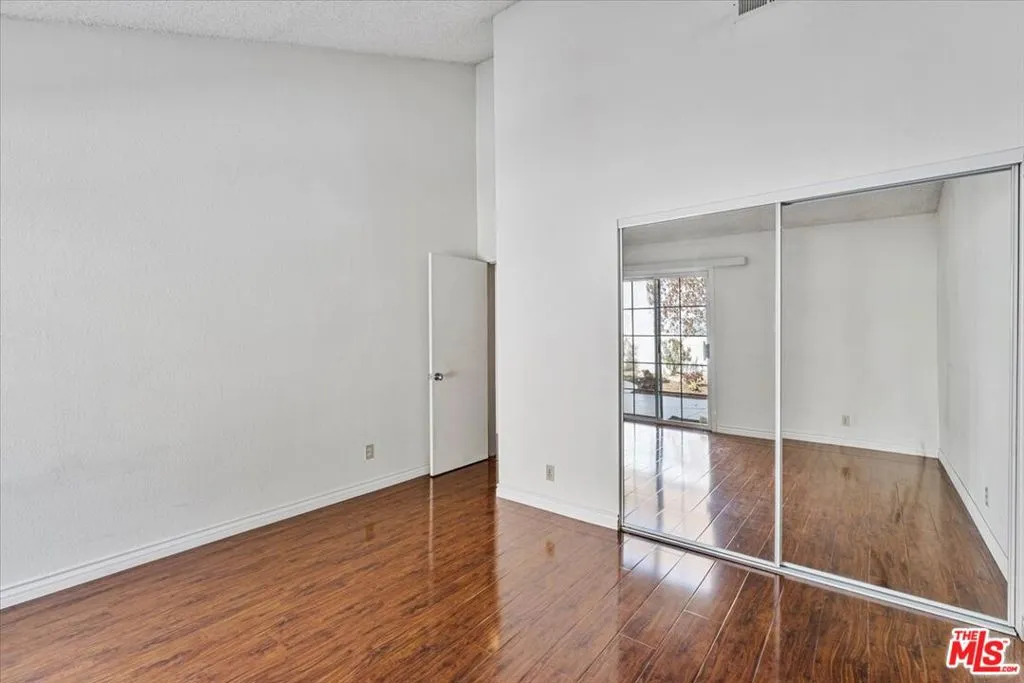 Woodland Hills, California 91364, United States, 4 Bedrooms Bedrooms, ,3 BathroomsBathrooms,Residential,Active,31519