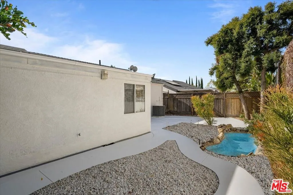 Woodland Hills, California 91364, United States, 4 Bedrooms Bedrooms, ,3 BathroomsBathrooms,Residential,Active,31519