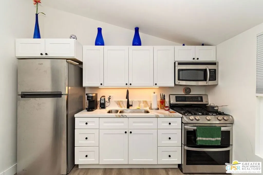 Cathedral City, California 92234, United States, 4 Bedrooms Bedrooms, ,3 BathroomsBathrooms,Residential,Active,23566