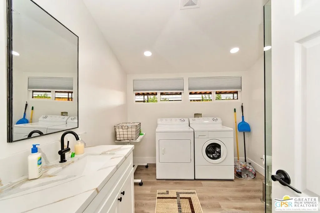 Cathedral City, California 92234, United States, 4 Bedrooms Bedrooms, ,3 BathroomsBathrooms,Residential,Active,23566