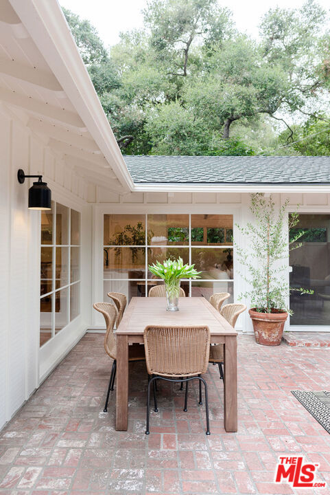 Santa Barbara, California 93108, United States, 3 Bedrooms Bedrooms, ,2 BathroomsBathrooms,Residential,Active,38733