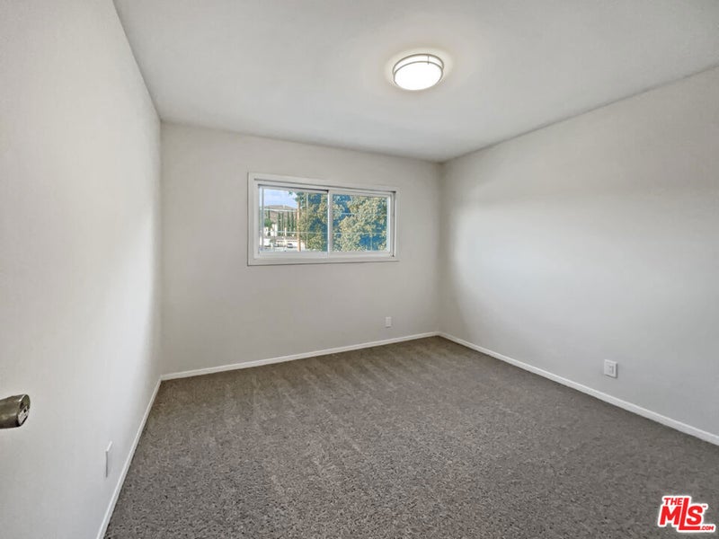6558 Menlo Street