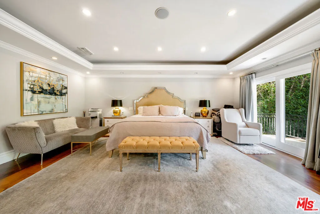 Los Angeles, California 90049, United States, 5 Bedrooms Bedrooms, ,5 BathroomsBathrooms,Residential,Active,94321