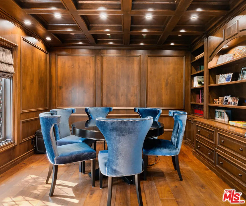 Los Angeles, California 90049, United States, 5 Bedrooms Bedrooms, ,5 BathroomsBathrooms,Residential,Active,94321