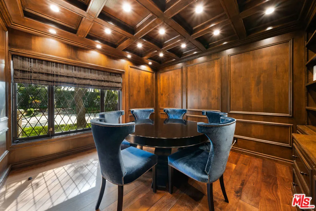 Los Angeles, California 90049, United States, 5 Bedrooms Bedrooms, ,5 BathroomsBathrooms,Residential,Active,94321