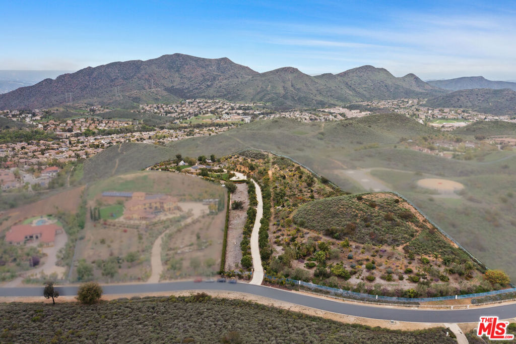 5105 Via El Cerro