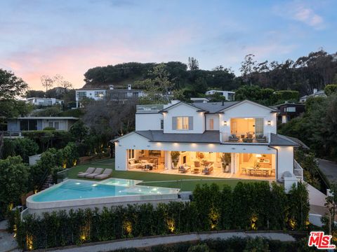 1682 San Onofre Drive Pacific Palisades CA 90272
