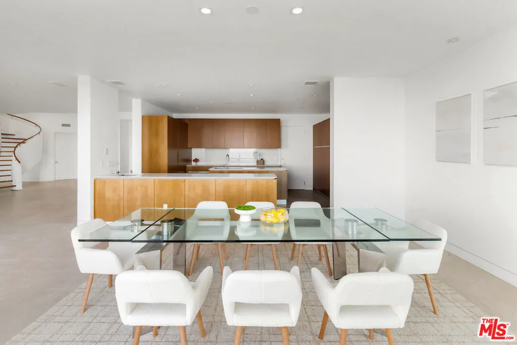 Malibu, California 90265, United States, 4 Bedrooms Bedrooms, ,4 BathroomsBathrooms,Residential,Active,13589