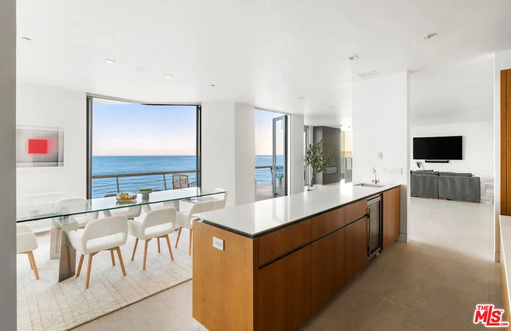 Malibu, California 90265, United States, 4 Bedrooms Bedrooms, ,4 BathroomsBathrooms,Residential,Active,13589
