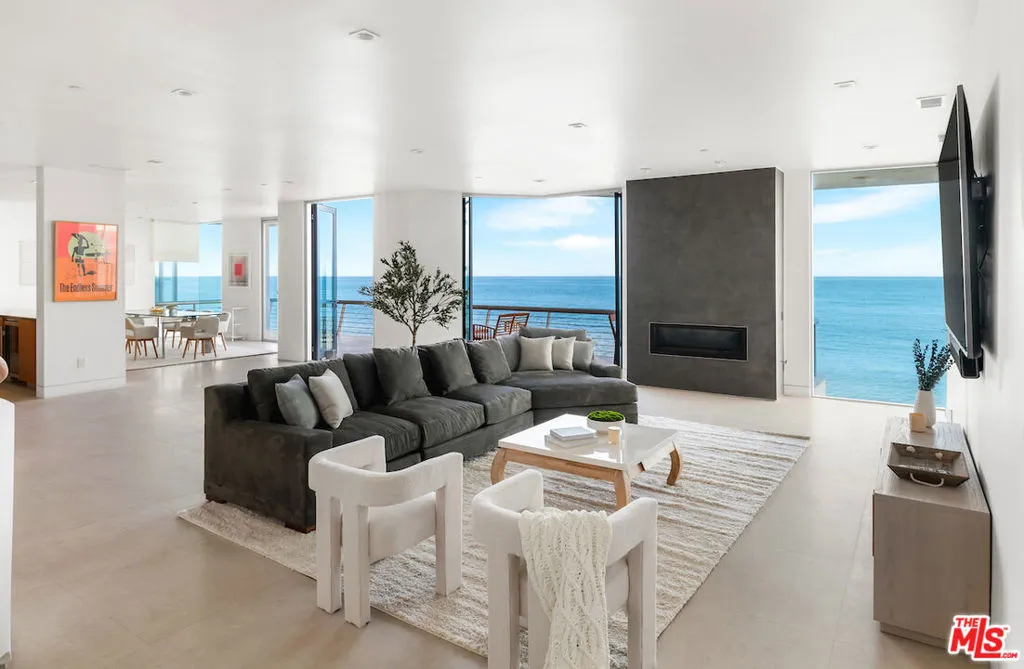 Malibu, California 90265, United States, 4 Bedrooms Bedrooms, ,4 BathroomsBathrooms,Residential,Active,13589