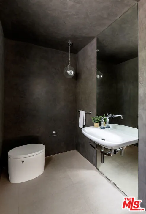 Malibu, California 90265, United States, 4 Bedrooms Bedrooms, ,4 BathroomsBathrooms,Residential,Active,13589