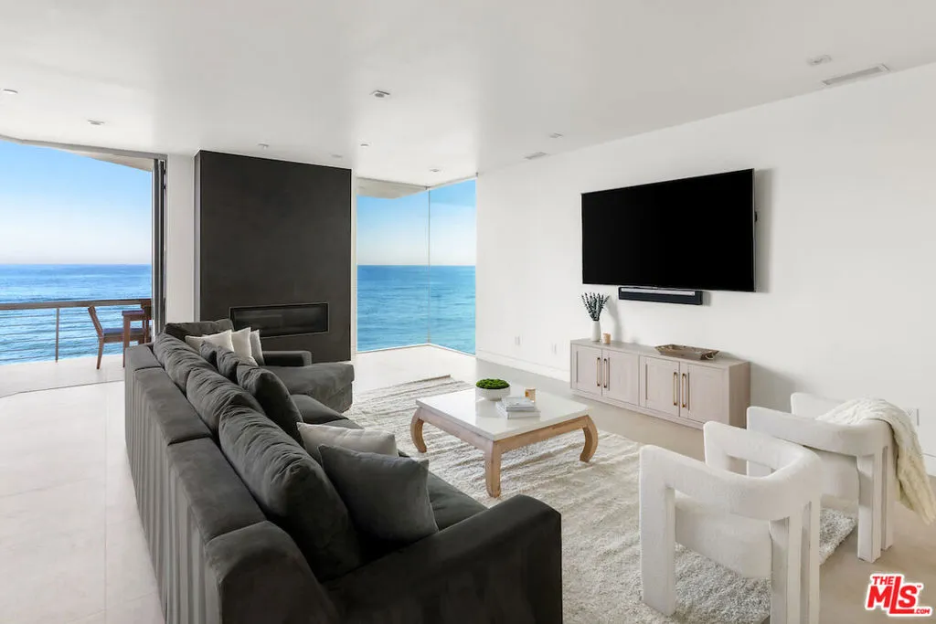Malibu, California 90265, United States, 4 Bedrooms Bedrooms, ,4 BathroomsBathrooms,Residential,Active,13589
