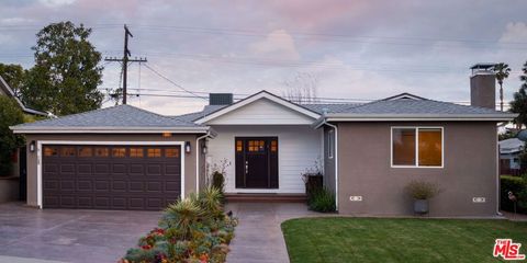 Single Family Residence in Los Angeles CA 8006 Kittyhawk Avenue.jpg