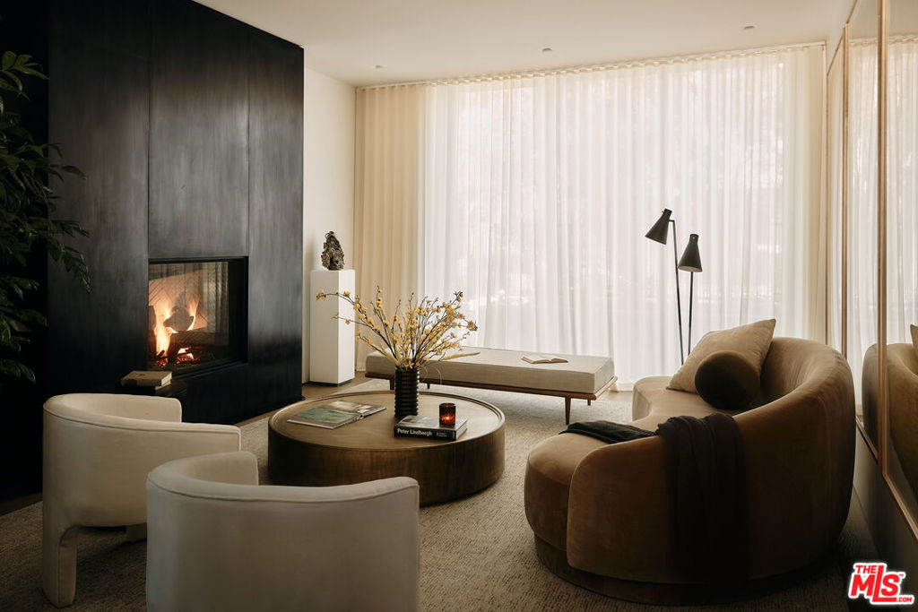 Properties 2 8899 Beverly Boulevard 7