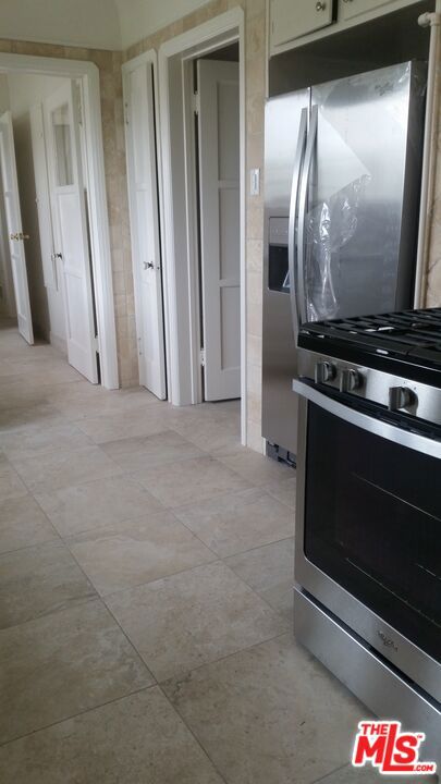 183 S Detroit Street