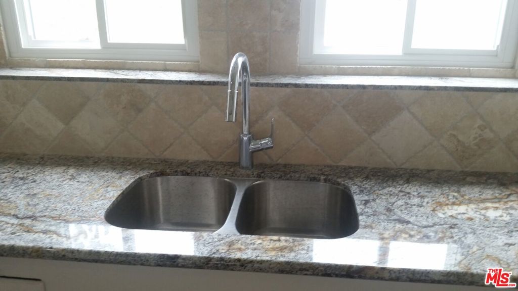 183 S Detroit Street