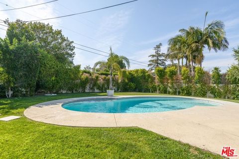 A home in Studio City