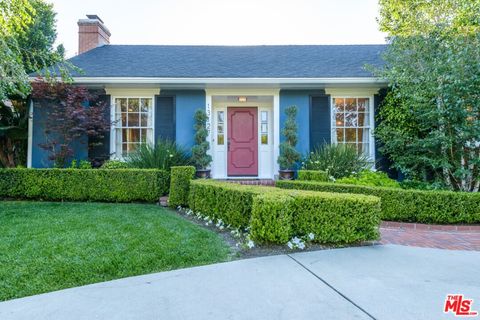 A home in Studio City