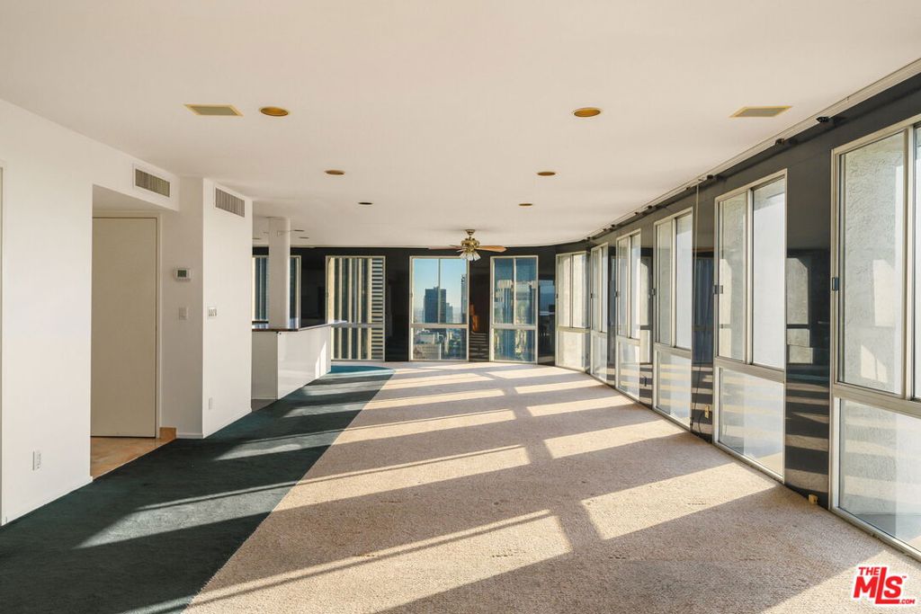 Properties 1 800 W 1st Street 2608