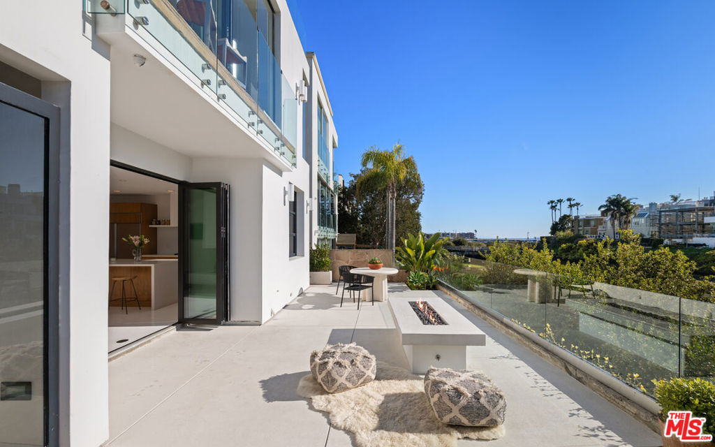 Properties 3 5405 Via Donte