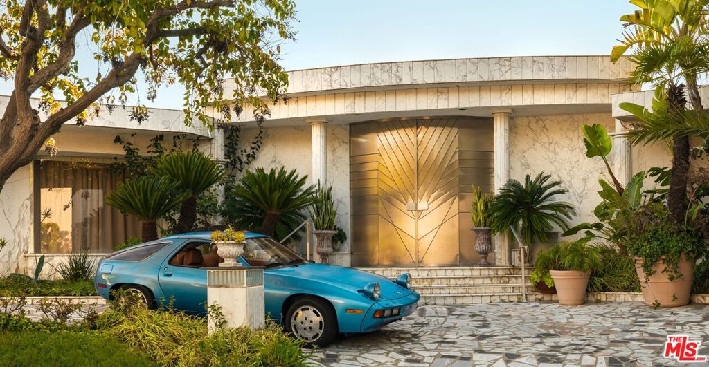 Properties 2 305 Trousdale Place