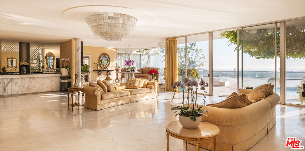 Properties 3 305 Trousdale Place