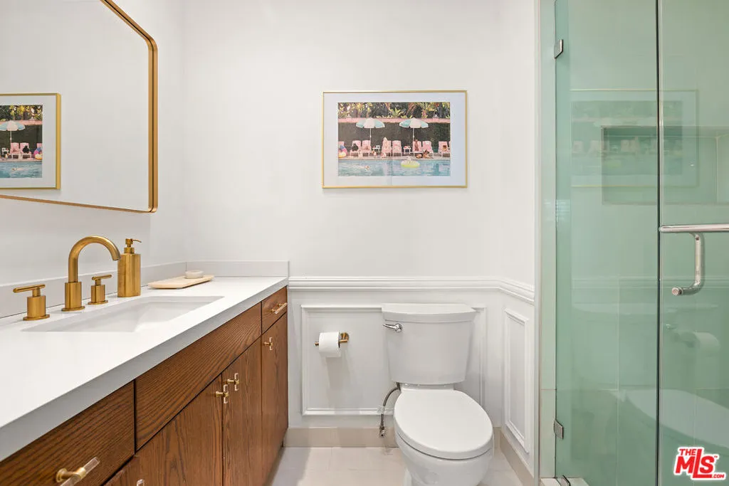 Santa Monica, California 90403, United States, 2 Bedrooms Bedrooms, ,2 BathroomsBathrooms,Residential,Active,86861