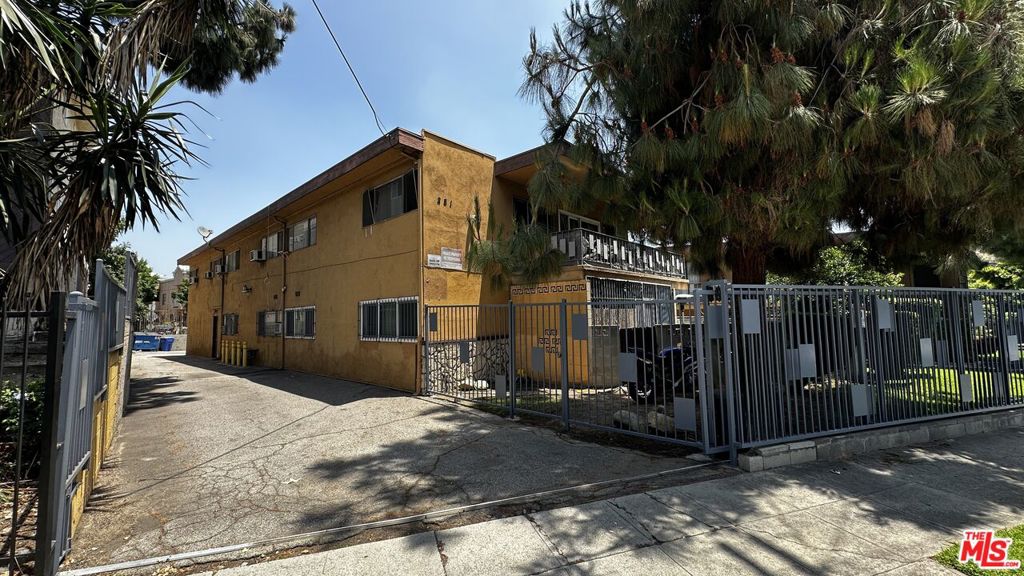 Properties 2 281 S Avenue 52