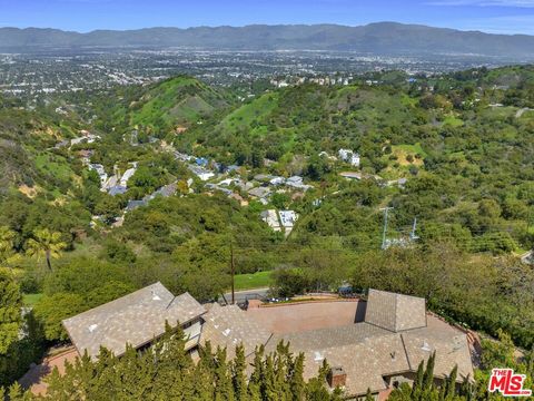 13150 Mulholland Drive Beverly Hills CA 90210