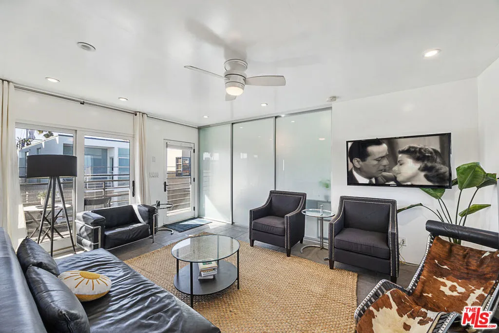 Venice, California 90291, United States, 2 Bedrooms Bedrooms, ,2 BathroomsBathrooms,Residential,Active,13361