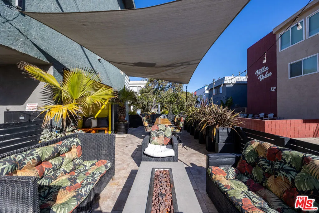 Venice, California 90291, United States, 2 Bedrooms Bedrooms, ,2 BathroomsBathrooms,Residential,Active,13361