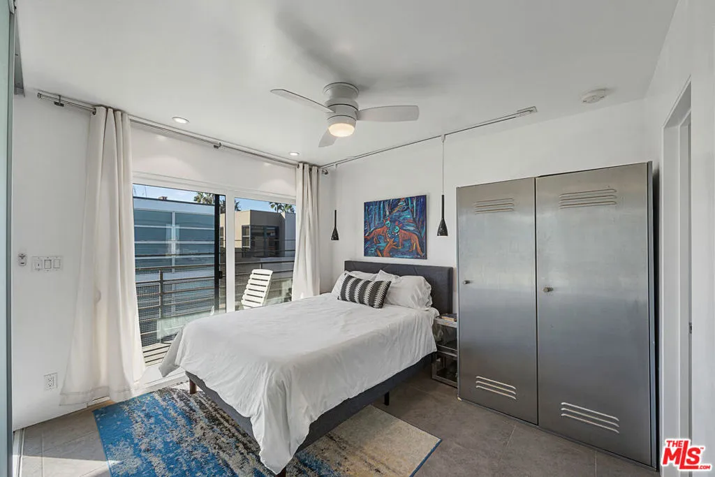 Venice, California 90291, United States, 2 Bedrooms Bedrooms, ,2 BathroomsBathrooms,Residential,Active,13361