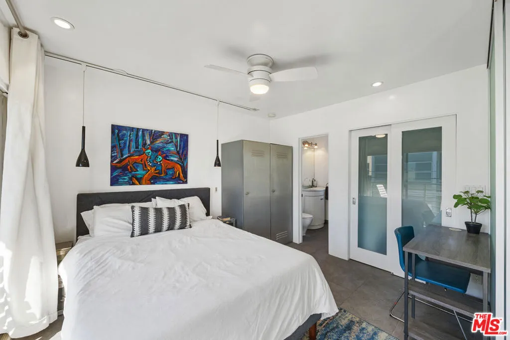 Venice, California 90291, United States, 2 Bedrooms Bedrooms, ,2 BathroomsBathrooms,Residential,Active,13361