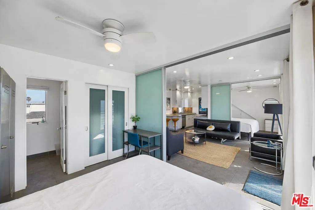 Venice, California 90291, United States, 2 Bedrooms Bedrooms, ,2 BathroomsBathrooms,Residential,Active,13361