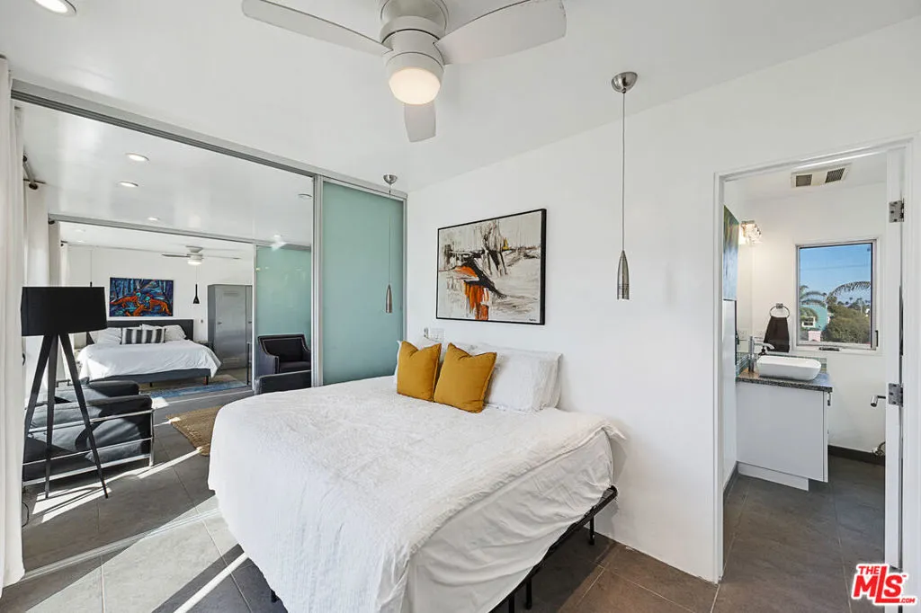 Venice, California 90291, United States, 2 Bedrooms Bedrooms, ,2 BathroomsBathrooms,Residential,Active,13361