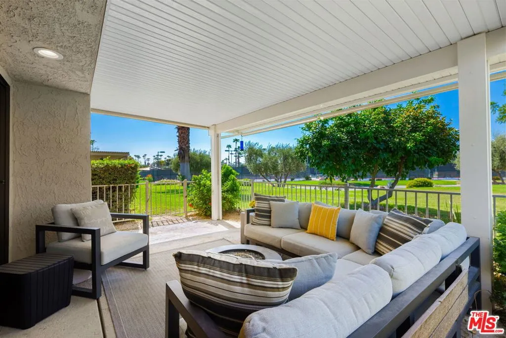 Rancho Mirage, California 92270, United States, 2 Bedrooms Bedrooms, ,2 BathroomsBathrooms,Residential,Pending,89775