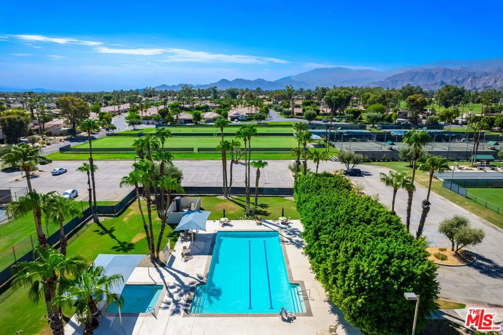 Rancho Mirage, California 92270, United States, 2 Bedrooms Bedrooms, ,2 BathroomsBathrooms,Residential,Pending,89775