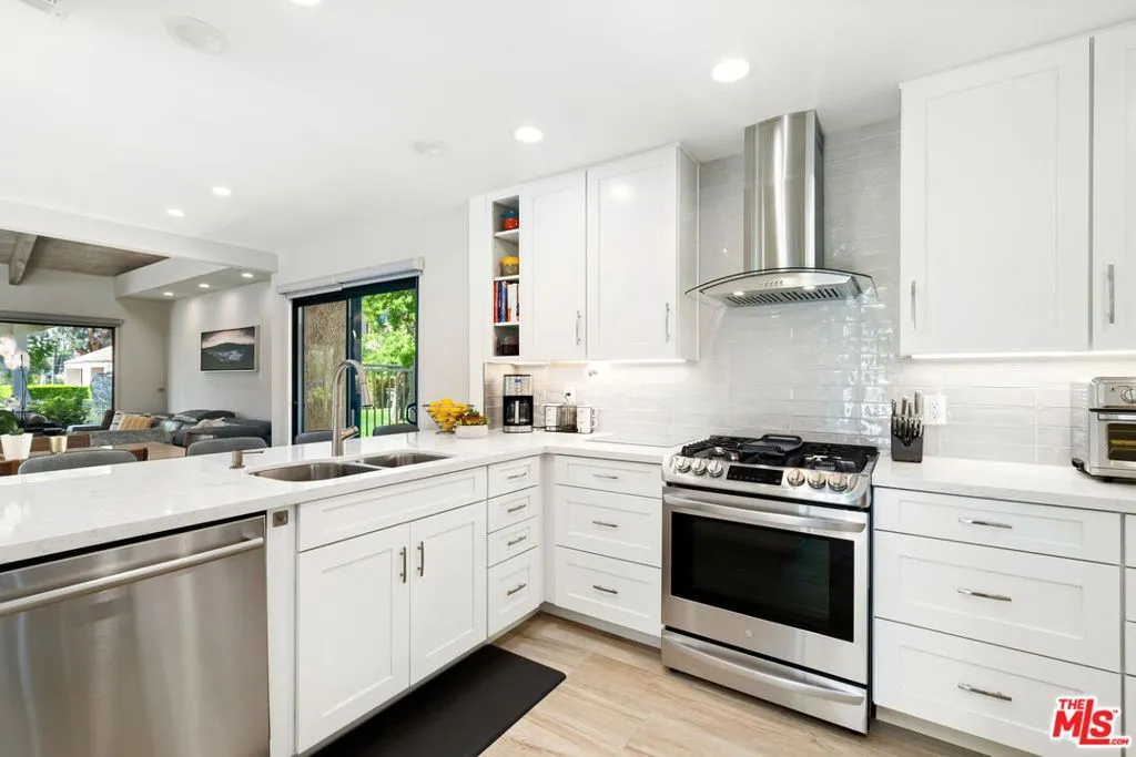 Rancho Mirage, California 92270, United States, 2 Bedrooms Bedrooms, ,2 BathroomsBathrooms,Residential,Pending,89775