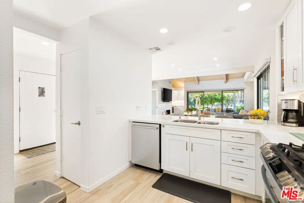 Rancho Mirage, California 92270, United States, 2 Bedrooms Bedrooms, ,2 BathroomsBathrooms,Residential,Pending,89775