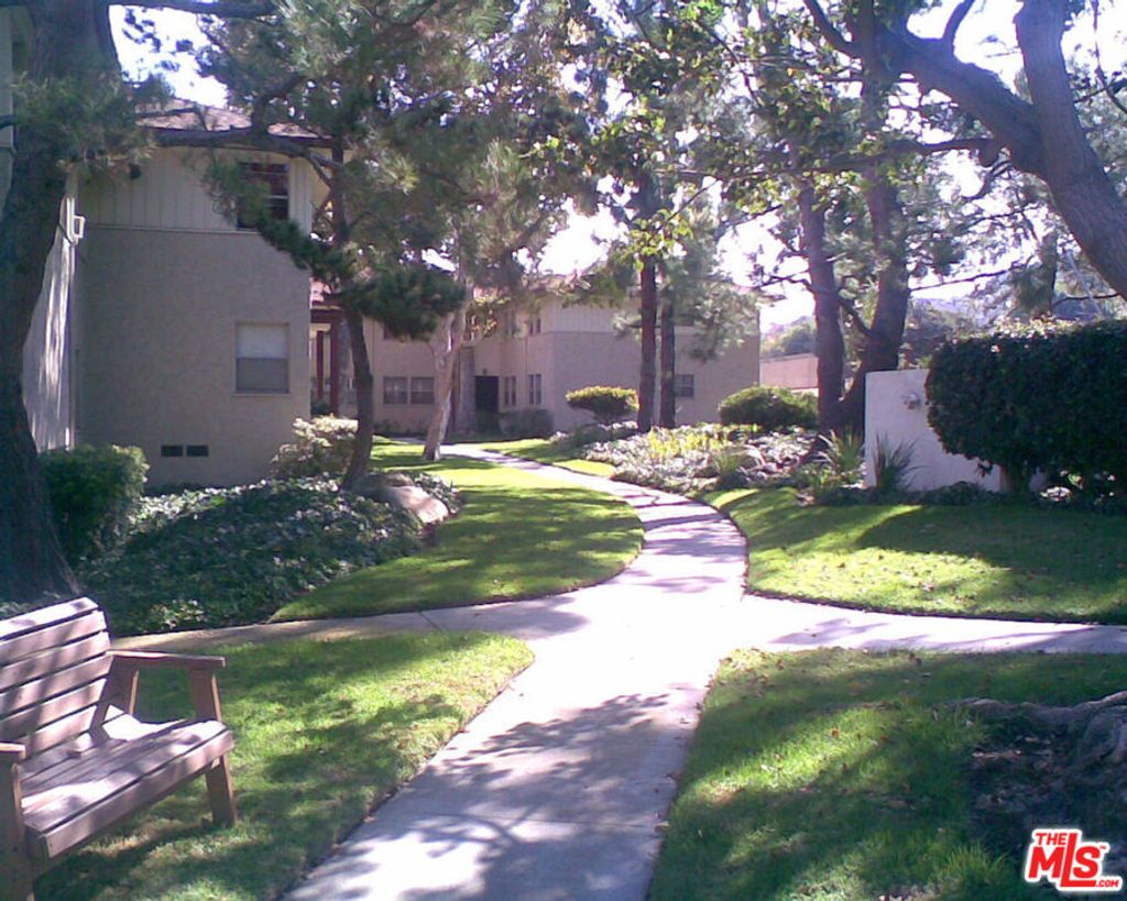 listing image 0