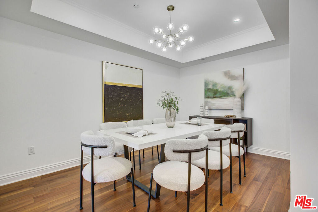 Properties 4 261 S Reeves Drive 201