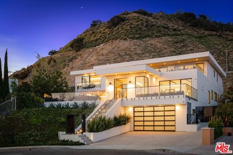5107 Los Hermosos Way Los Angeles CA 90027