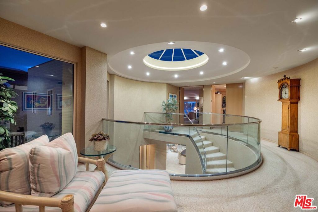 Properties 3 812 W Bay Avenue